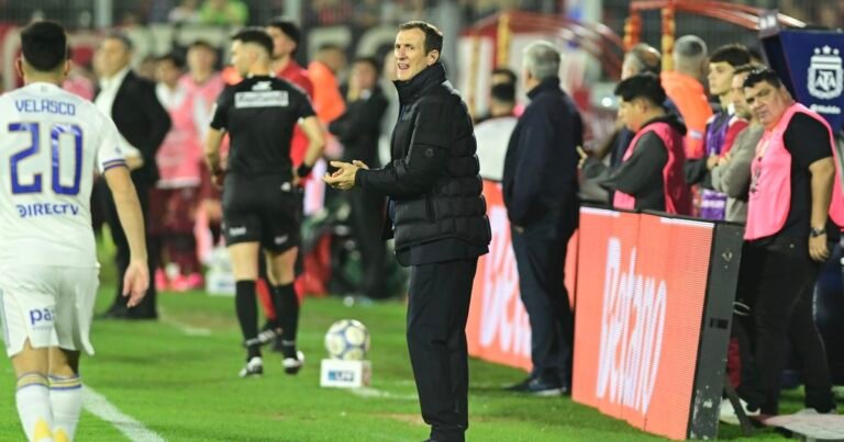 Arruabarrena lamentó los "errores tontos" de Boca y reveló por qué mudará su localía de la Bombonera a la cancha de Huracán
