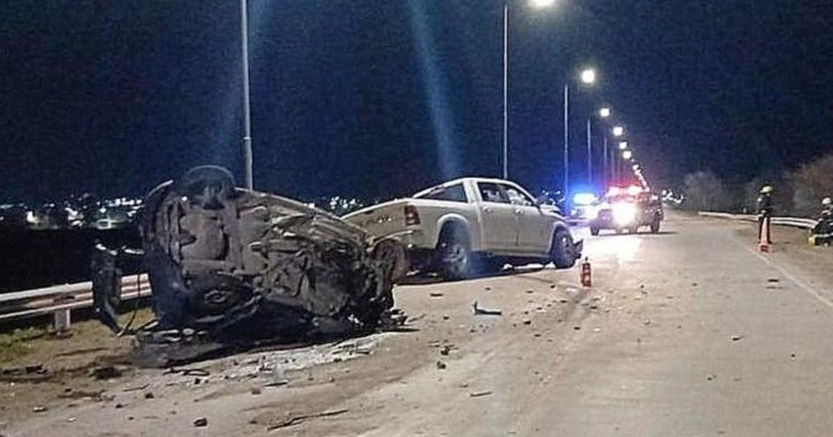 Murieron tres personas en un choque frontal entre una camioneta y un auto en Alta Gracia