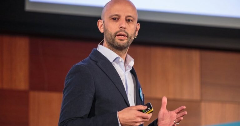 Serafín Murillo, dietista-nutricionista: “El estrés crónico favorece la liberación de hormonas que elevan la glucosa en sangre como parte de una respuesta biológica ancestral”
