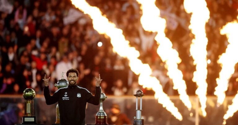 Locura por Vozinha en Colo Colo: miles de hinchas le dieron la bienvenida al arquero que brilló en el Mundial con Cabo Verde