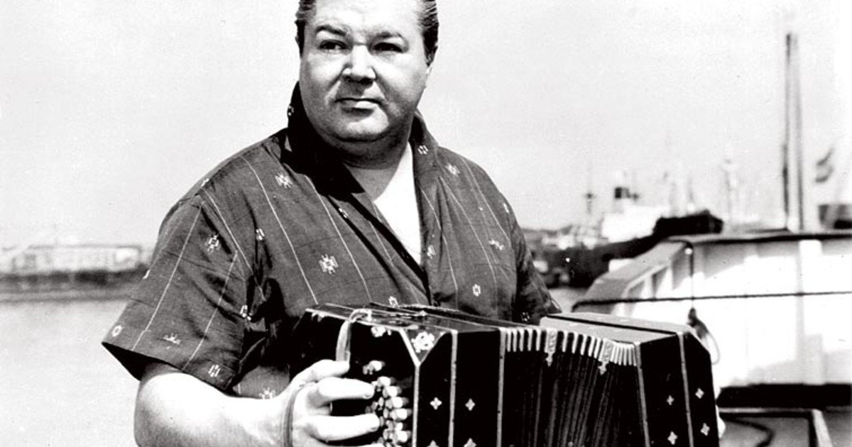 Aníbal Troilo, el virtuoso del bandoneón que siempre está volviendo al barrio