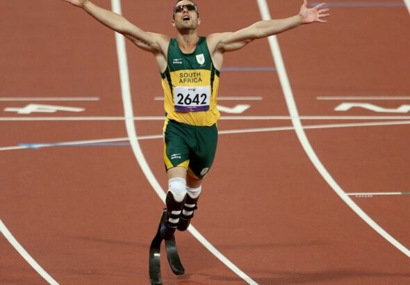 Perfil bajo, deportes y un nuevo amor: así es hoy la vida de Oscar Pistorius, el atleta paralímpico que mató a su novia