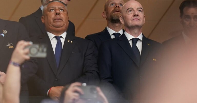 El hundimiento de Infantino y el peligro que se abre para Tapia