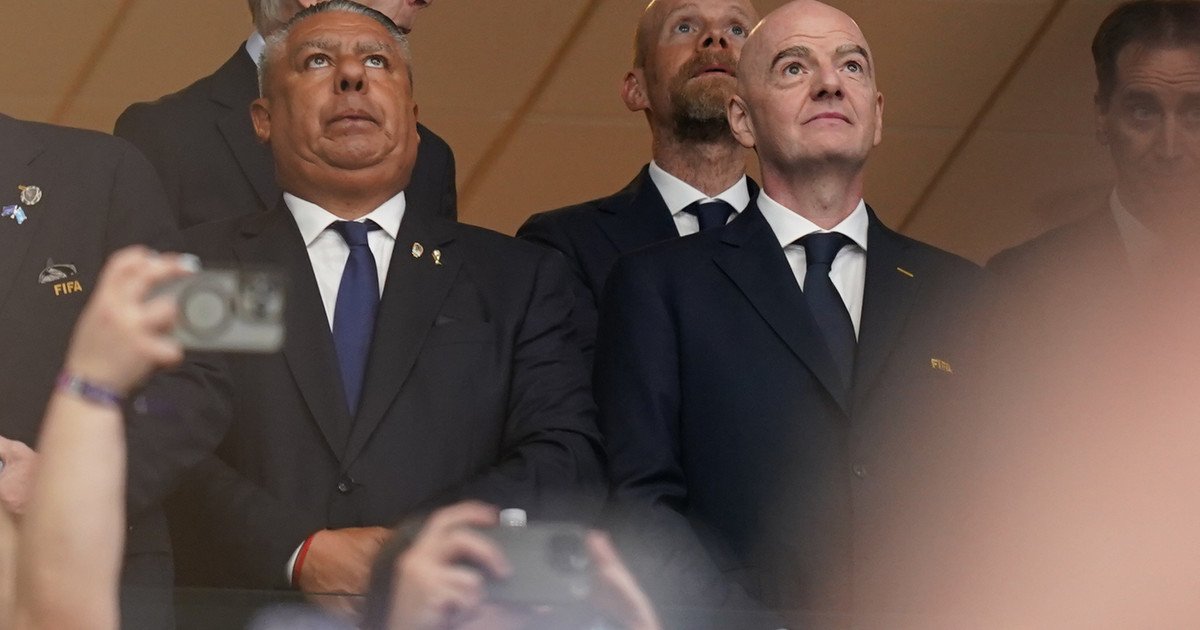 El hundimiento de Infantino y el peligro que se abre para Tapia