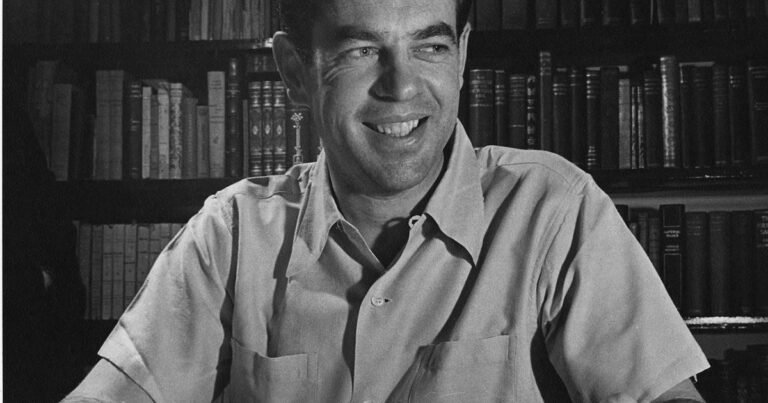 Joseph Campbell, escritor y profesor: "La cueva a la que temes entrar guarda el tesoro que buscas"