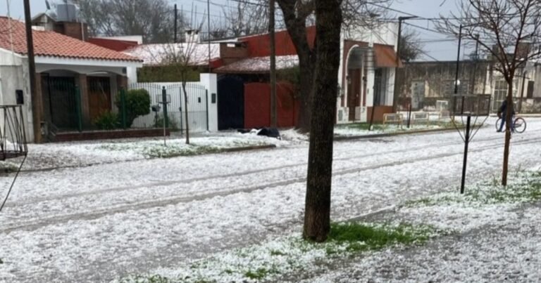 Violento temporal con granizo en Santa Fe: hay heridos, graves destrozos y varios camiones varados en las rutas de la provincia