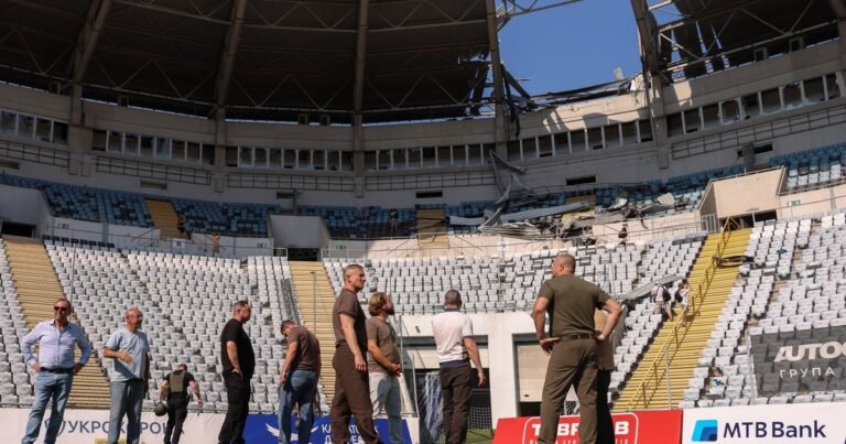 Nuevo ataque de Rusia a Ucrania: dos heridos y daños e incendio en un estadio de fútbol