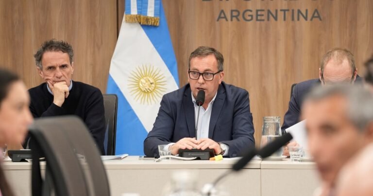 El PJ suma presión por el estado de las rutas y amenaza con reflotar el proyecto para coparticipar el Impuesto a los Combustibles