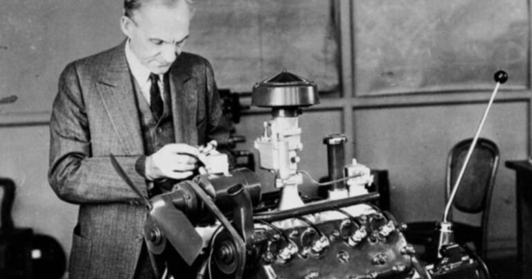 Henry Ford, alma mater de la producción en serie: "Si un trabajador se considera experto, lo despedimos; nadie puede creerse especialista si conoce realmente su labor"