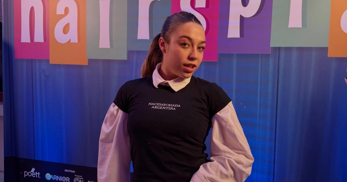 La joven artista de Turdera que brilla en el escenario con Hairspray y su sueño de vivir del teatro musical