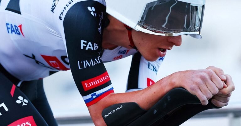 Tadej Pogacar, ciclista en La Vuelta a España, 27 años: “Viajo tanto que lo que más valoro es poder pasar la mañana barriendo mi casa, limpiar el coche e ir al supermercado con mi pareja”