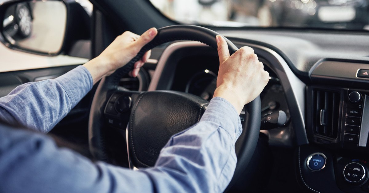 Oficial: California obliga a 11.000 conductores a repetir el examen para conservar la licencia