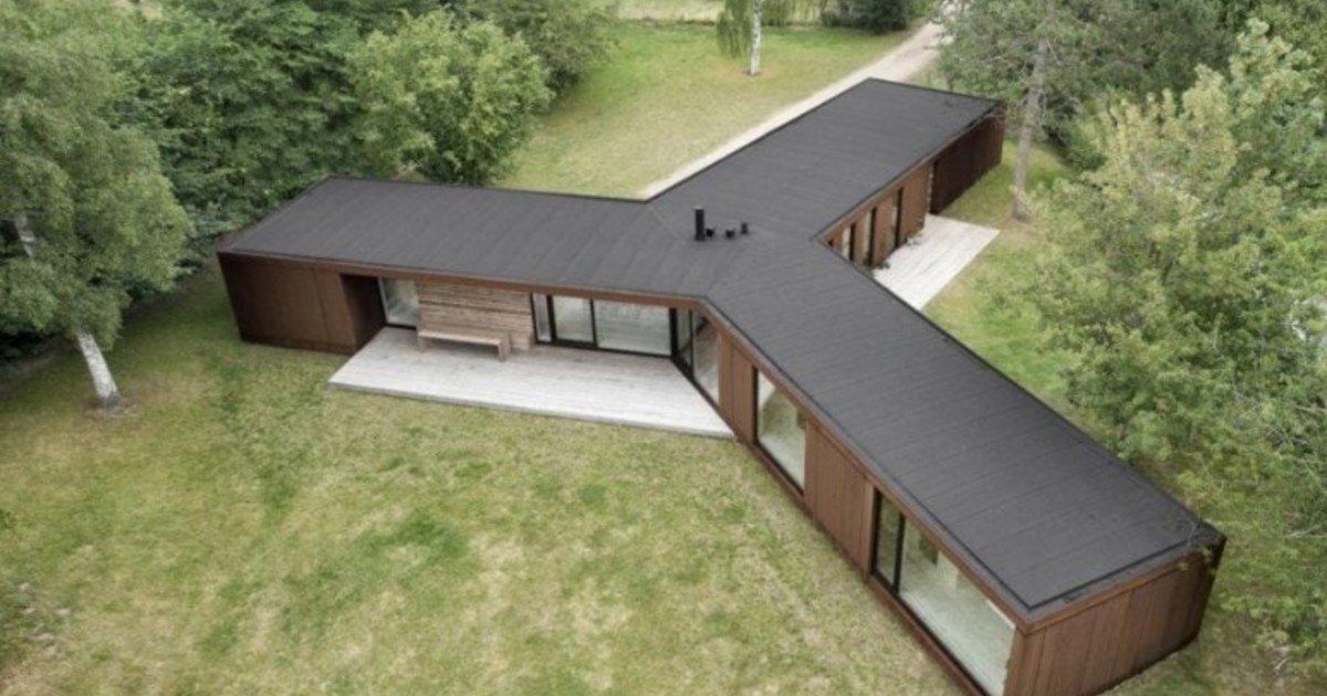 La increíble casa de acero y madera que se construye en 72 horas