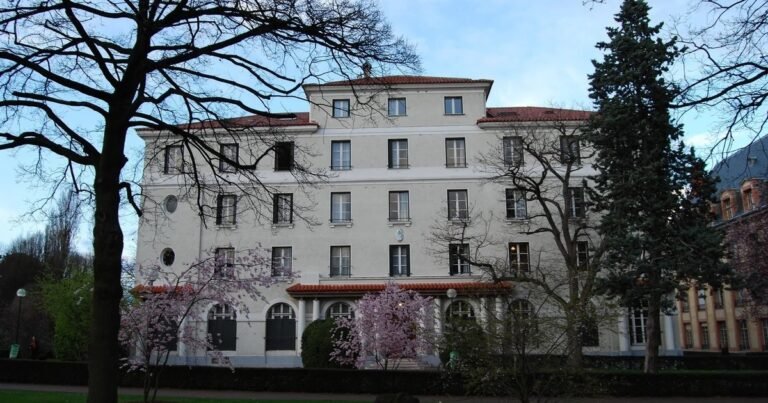 La Alcaldía de París le pide al canciller de Francia que investigue los polémicos manejos de la Casa Argentina en esa ciudad