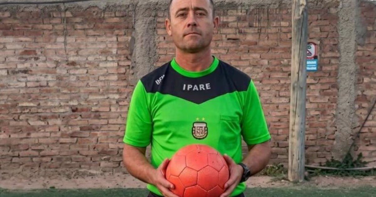 Murió un árbitro de fútbol tras un choque frontal en Mendoza y hay cinco heridos