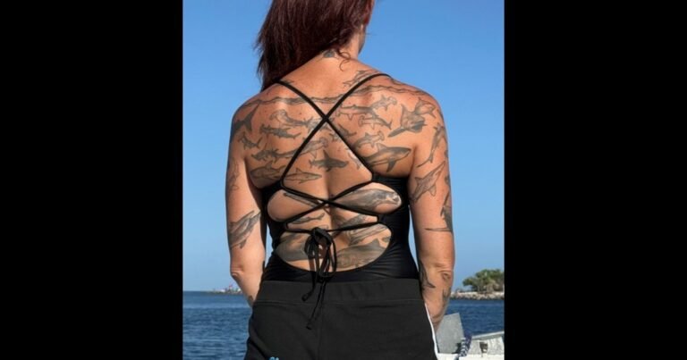 Ganó un Récord Guinness por tatuarse 106 tiburones: “Todo empezó por un miedo de la infancia”