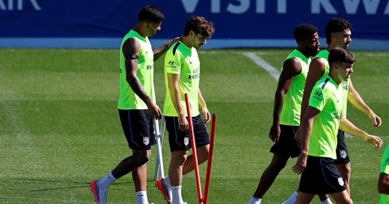 Julián Alvarez volvió a entrenarse con Atlético de Madrid: la banca del Cholo Simeone y Cuti Romero siempre a su lado