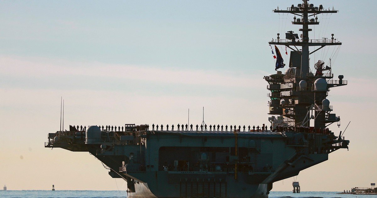 Confirmado: Estados Unidos envía un portaaviones a Oriente Medio tras reportes de problemas de salud mental entre las tropas del USS Abraham Lincoln