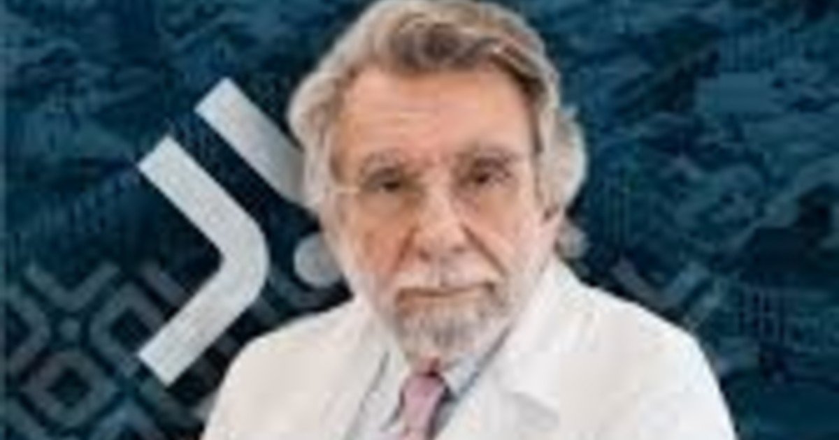 Antonio Escribano Zafra, nutricionista: "La fruta tiene fructosa y el dulce, sacarosa, que son incompatibles. Nadie es capaz de comerse algo dulce después de una manzana"