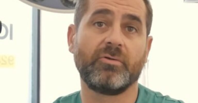 Manuel Martín Luque, odontólogo: "La boca nos permite ver algo que permanece oculto: cómo está envejeciendo nuestro colágeno"