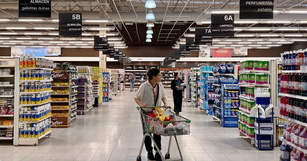 La inflación de agosto se desacelera por la carne, la nafta y el dólar