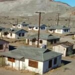 California construyó un pueblo para 4.000 mineros en 1948: hoy es una de las ciudades fantasma más grandes de Estados Unidos, con casas y un hospital que todavía están en pie