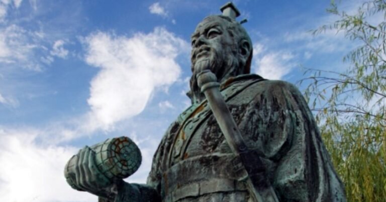 Sun Tzu, filósofo chino: "Si haces que los adversarios no sepan el lugar y la fecha de la batalla, siempre puedes vencer"