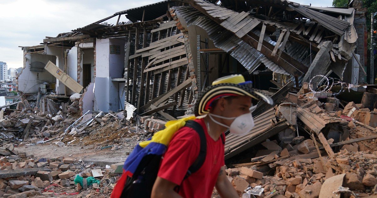 El Gobierno prepara el envío de un avión Hércules con ayuda humanitaria para Colombia tras el terremoto