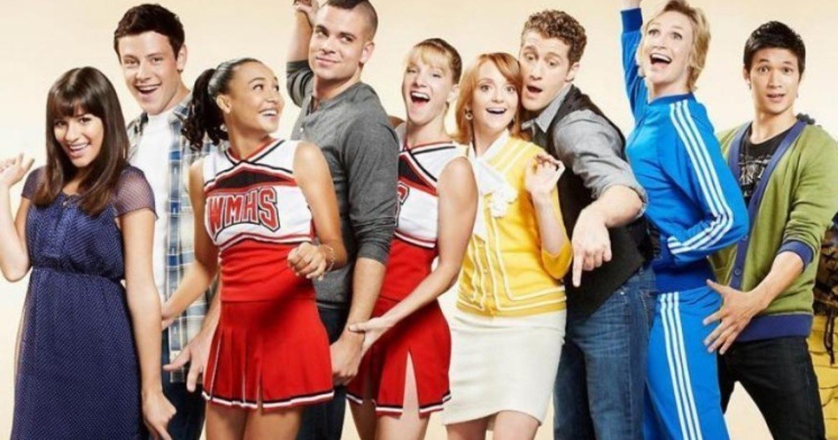 Ryan Murphy aseguró que está considerando volver con Glee, la serie que muchos dicen que está maldita