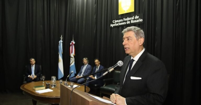 El presidente de la Corte advirtió en Rosario que los jueces que "no honran el cargo deben merecer el condigno castigo”
