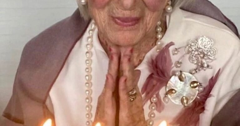 Carmen Sorolla ‘Patu’, 108 años: “Me pinto los labios todos los días, siempre me piden el DNI porque no se creen la edad que tengo”