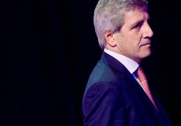 Las certezas que le piden a Luis Caputo y la intransigencia de Javier Milei frente a los pedidos de cambios