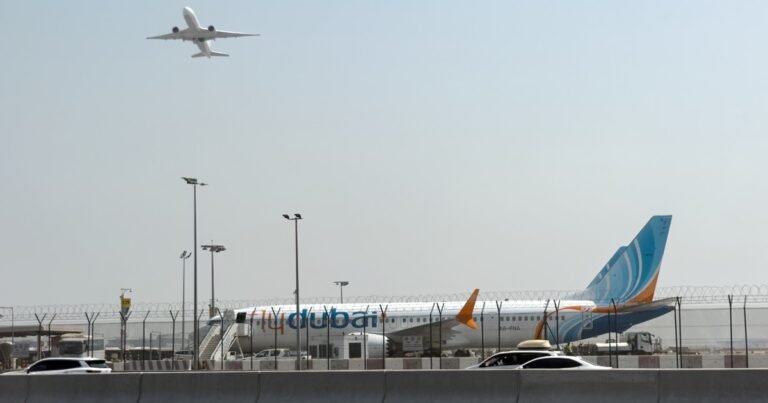 Un avión de FlyDubai con destino Tel Aviv tuvo que aterrizar de emergencia en Arabia Saudita por una pelea entre los pilotos