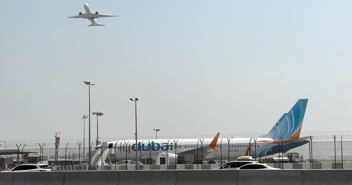 Un avión de FlyDubai con destino Tel Aviv tuvo que aterrizar de emergencia en Arabia Saudita por una pelea entre los pilotos