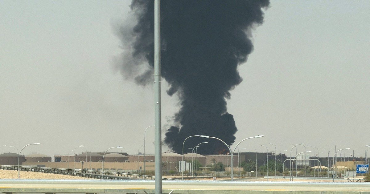 Explosiones, humo y un dramático aviso por celular: el ataque que conmueve a la capital de Arabia Saudita en plena escalada del conflicto con los hutíes