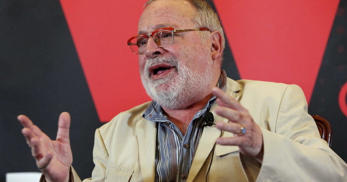 Fernando Savater, filósofo español, 78 años: "La diferencia entre una persona culta y otra incultaes que cuanto menos sabes, más tienes que gastar para divertirte"