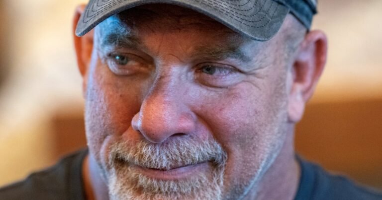 Bill Goldberg compró una finca en California por 1.000.000 de dólares en 1999; la amplió a 28 acres con un impresionante garaje para 20 autos de su colección privada