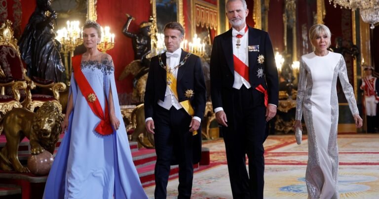 María José Gómez Verdú, experta en protocolo, sobre la cena de gala: "La elección del vestuario de la reina Letizia y Brigitte Macron debe atender a la solemnidad del acto y la coherencia con la imagen que desean proyectar"