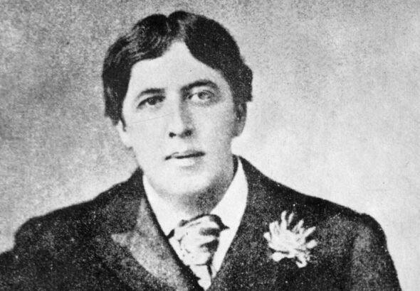 Oscar Wilde, referente de la literatura irlandesa, cuestionó con ironía una de las ideas más románticas de su época: "Un hombre puede ser feliz con cualquier mujer, siempre y cuando no la ame"