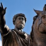 Cita del día del emperador estoico Marco Aurelio: "El tiempo es como un río formado por los acontecimientos que suceden, y una corriente violenta; pues tan pronto como algo se ve, es arrastrado, y otro viene en su lugar"