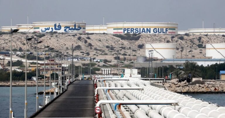 Un misil de Estados Unidos impactó contra un petrolero de Irán frente a la isla de Kharg