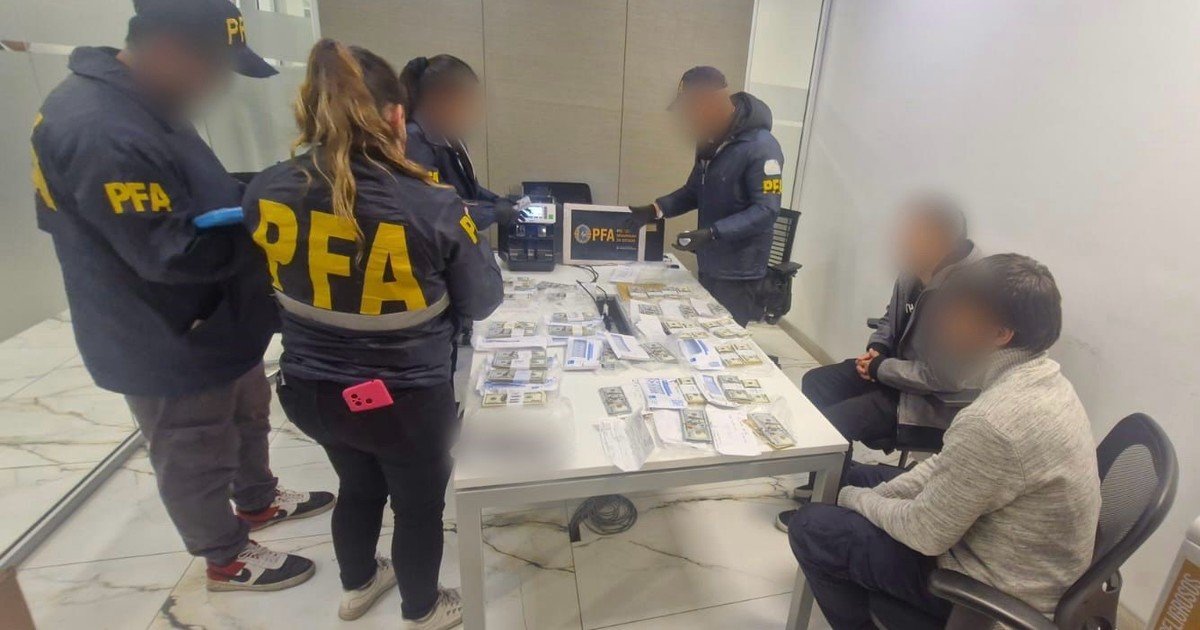 Hallan 360 mil dólares en un operativo por una causa que investiga pagos de coimas en la empresa estatal Tandanor