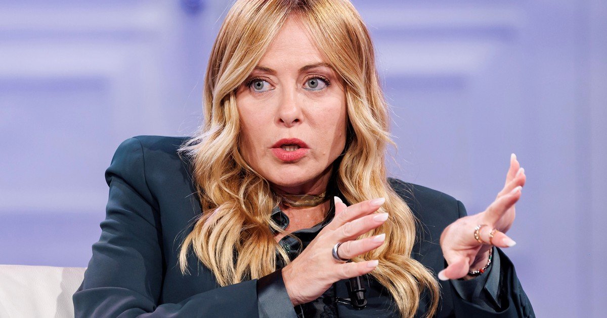 Confirmado: Meloni limitó por decreto la cantidad de alumnos por aula que no manejen bien el italiano y vetó el burka y el niqab
