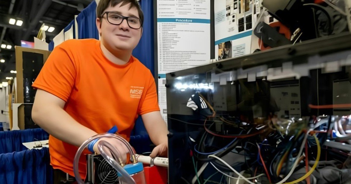 Ganó 75.000 dólares por crear una máquina que reutiliza el plástico para filamento de impresoras 3D y es 90% más económica