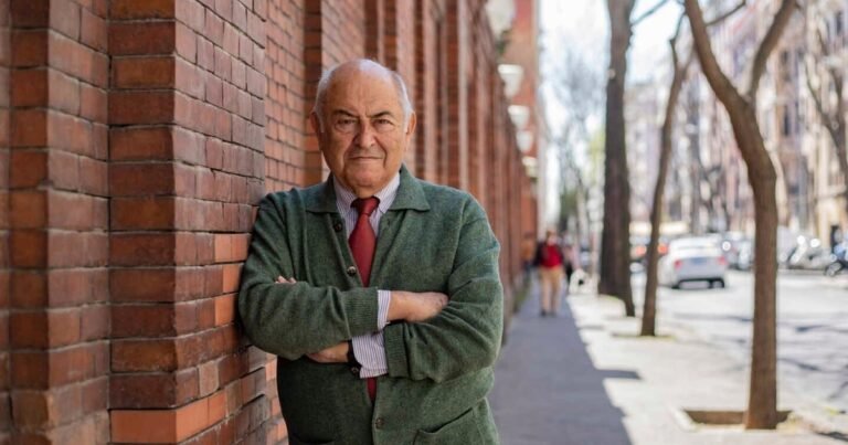 José Antonio Marina, filósofo español, 87 años, sobre la educación de los hijos: "Educar a alguien es uno de los mejores medios de educarse a sí mismo. No se puede ayudar a crecer sin aumentar la propia estatura"