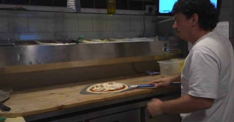 Santiago, el único argentino en Clonakilty, un pequeño pueblo de Irlanda: "La felicidad es estar tranquilo en la vida. Cuando estás así es porque estás en el presente"