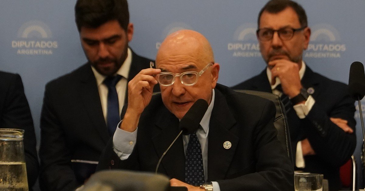 Denuncian "desvíos técnicamente indefendibles" en la ANDIS: sobreprecios de hasta 1.972% y productos importados de menor durabilidad que los nacionales