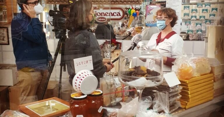 Albert Verdú, horchatero de tercera generación: “Ahora, en Barcelona hay muchísimo turismo y tienes que saber explicar qué es la horchata o qué turrones tienes en diferentes idiomas”