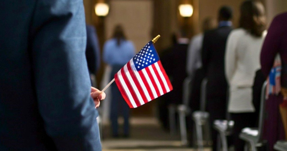 Oficial y confirmado | El USCIS endurece el criterio para otorgar la ciudadanía americana: cómo evalúa el “buen carácter moral”