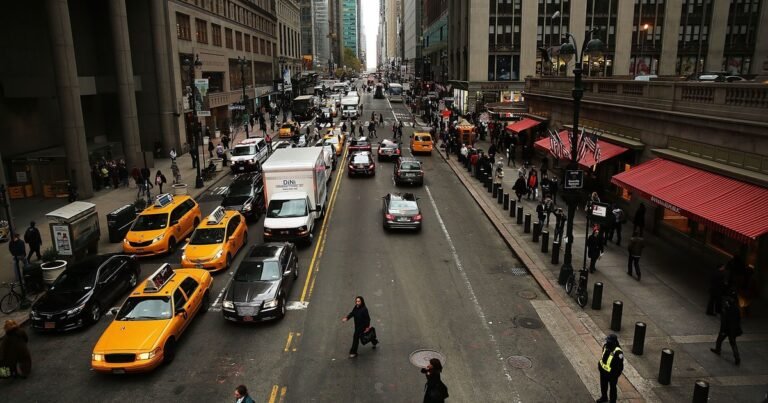 Oficial y confirmado por el DMV | Nueva York endurece las reglas para conductores: una sola infracción puede sumar 11 puntos